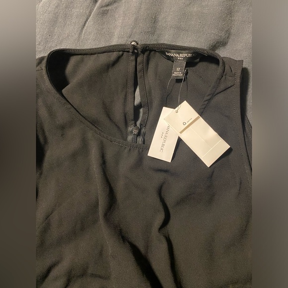 Size 12 romper from Banana Republic with the tags still on! - Picture 4 of 5